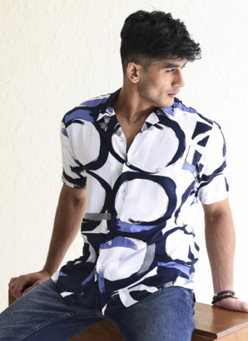 BLUE AND WHITE CIRCLE PRINT SHIRT