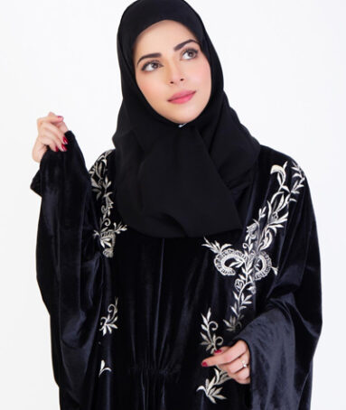 MANARI VELVET ABAYA