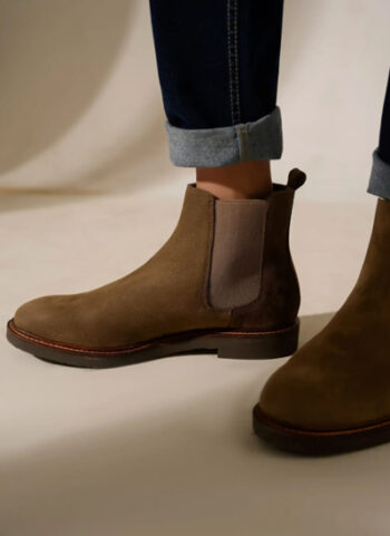 Boots With Contrasting Stitch And Rubber Outsole